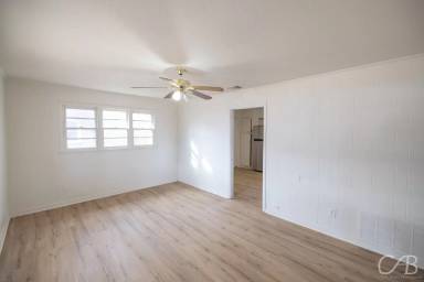 Main picture of 4134 Russell Ave