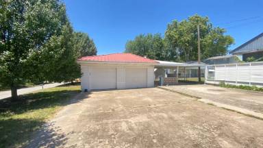 Main picture of 701 8th Ave SE