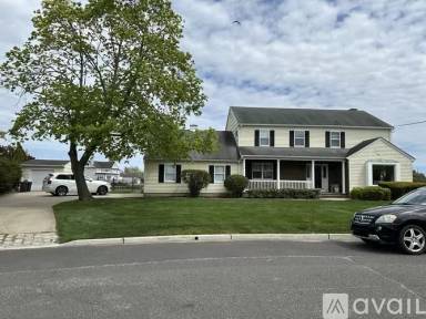 Main picture of 23 Lori Rd