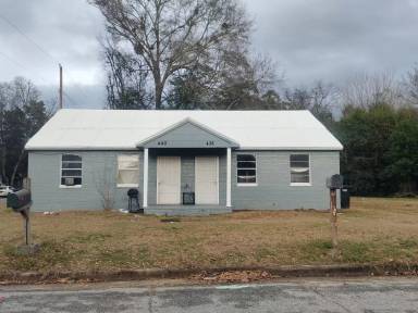 Main picture of 440 Bernard Dr
