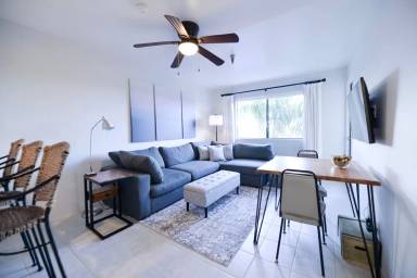 Main picture of 3830 Avenida del Presidente