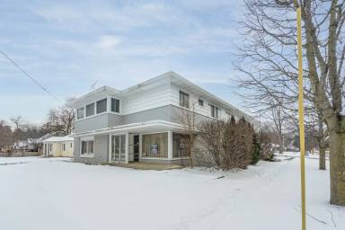 Main picture of 3014 Washington St