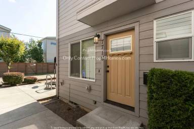 Main picture of 7716 SE Washington St