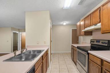 Main picture of 2845 W Riverridge Dr