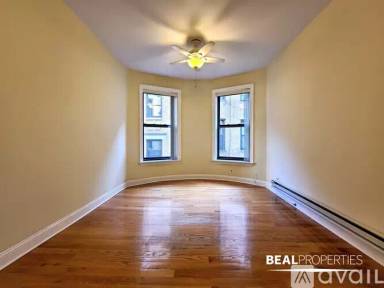 Main picture of 1220 N Dearborn St