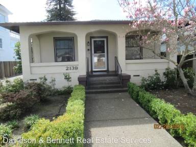 Main picture of 2139 1st St