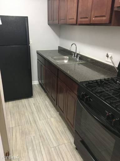 Main picture of 1040 W Hollywood Ave Apartments