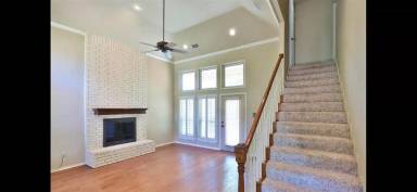 Main picture of 3965 Bay Hill Dr