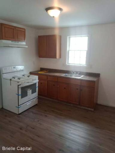 Main picture of 136 Scheerer Ave