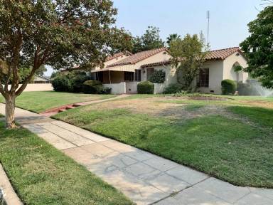 Main picture of 606 E Dennett Ave