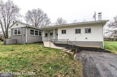 Main picture of 1760 W Trindle Rd