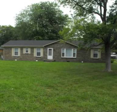 Main picture of 2221 Green Acres Dr