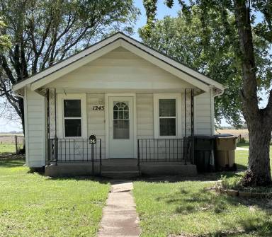 Main picture of 1245 N Center St