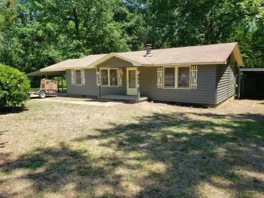 Main picture of 305 Cypress Dr