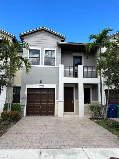 Main picture of 5930 NW 104th Path