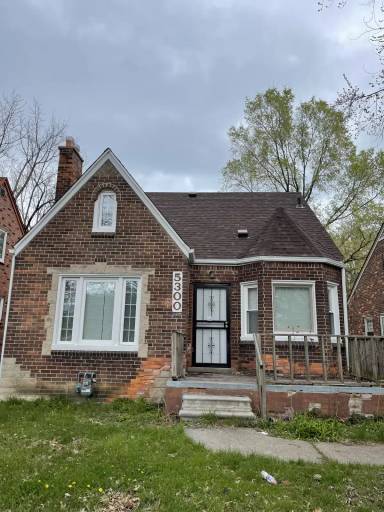 Main picture of 5300 Buckingham Ave