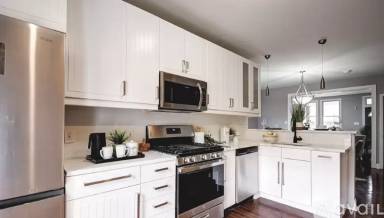 Main picture of 2817 Pelham Ave