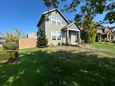 Main picture of 364 Tremont Ave
