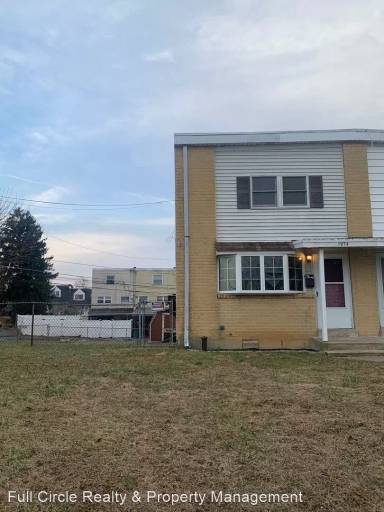 Main picture of 1974 S Idaho St