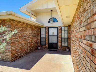 Main picture of 533 Eagle Dr