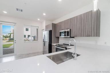 Main picture of 6420 NW 102nd Path