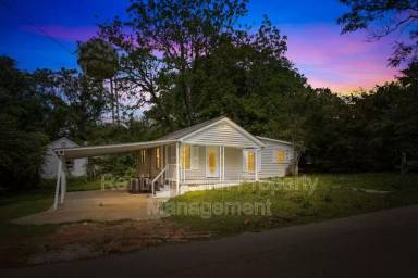 Main picture of 5308 Adams Ave