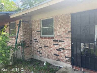 Main picture of 4440 Ken Knight Dr N