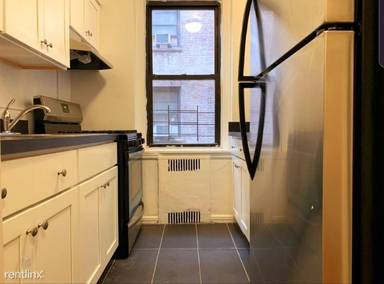 Main picture of 8505 Elmhurst Ave