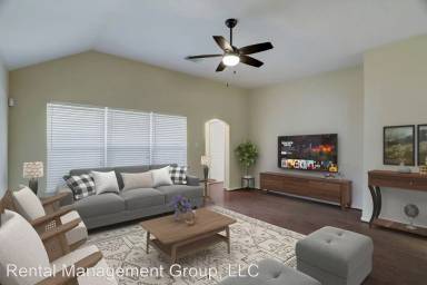 Main picture of 835 Forest Fir