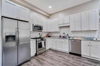 Main picture of 1331 Park Ave