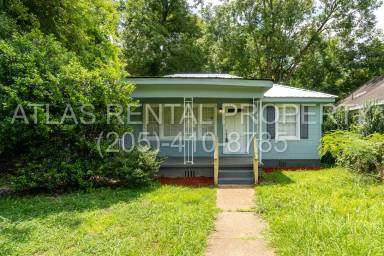 Main picture of 305 E 4th St