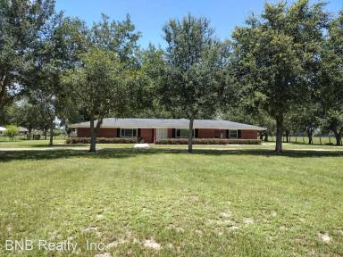 Main picture of 25601 Laylaine Dr