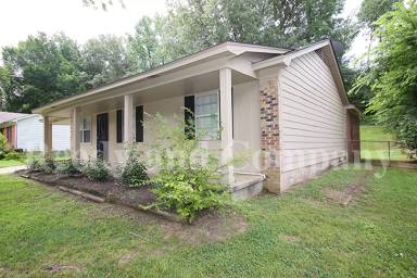 Main picture of 3593 Voltaire Ave