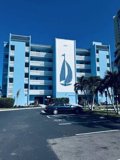 Main picture of 2711 1st St