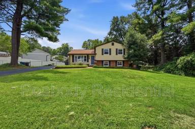 Main picture of 6426 Carriage Dr