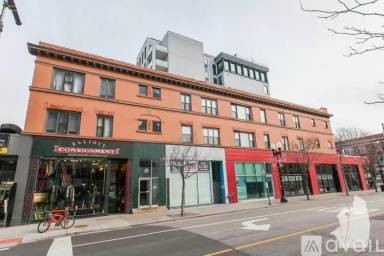 Main picture of 3001 N Broadway St