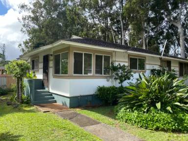 Main picture of 182 Lakeview Cir