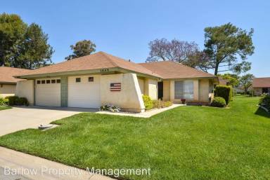 Main picture of 28124 Village 28