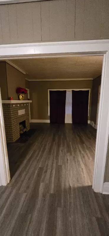 Main picture of 8914 Yale Ave