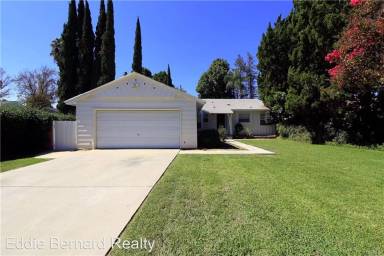 Main picture of 8355 Garden Grove Ave