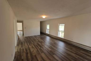 Main picture of 684 W End Ave