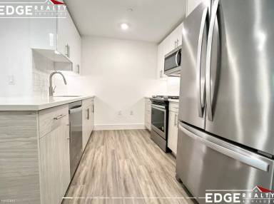 Main picture of 386 Market St