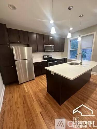 Main picture of 836-842 E 53rd St Apartments