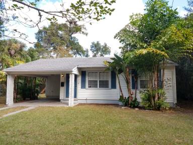 Main picture of 1012 E Caracas St