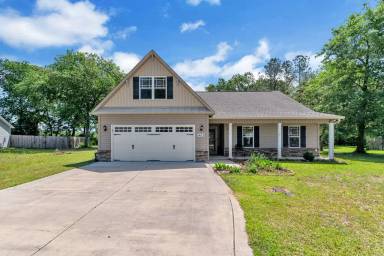 Main picture of 402 Duster Ln