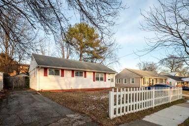 Main picture of 903 Montrose Ave