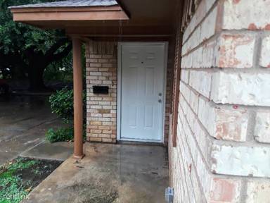 Main picture of 3015 McFerrin Ave