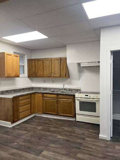 Main picture of 70 Lakin Ave