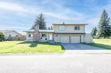 Main picture of 6525 Sarazen St SE
