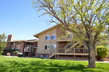 Main picture of 4955 Moorhead Ave